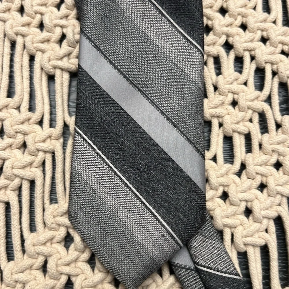 Mallory Church Stripe Pattern Tie-54”